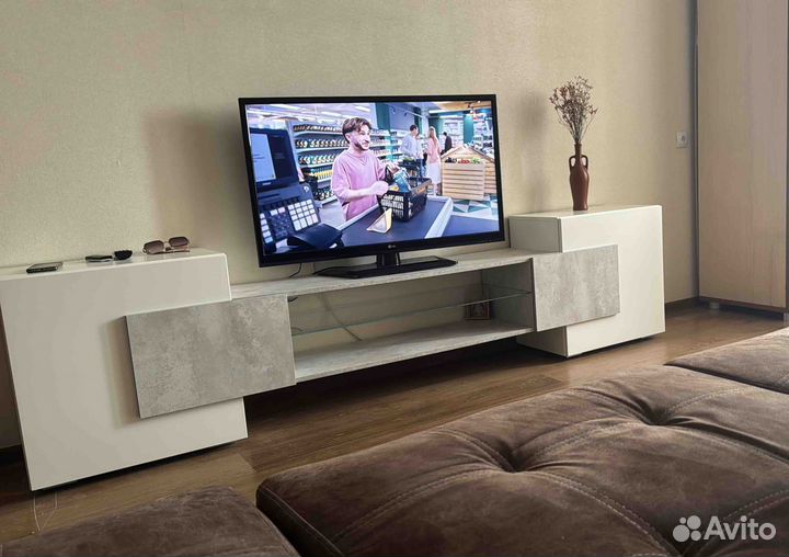 Тумба тв Инкастро Белый/Бетон Светлый 254х62x39