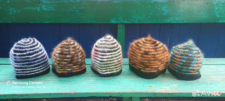 Женские меховые шапки