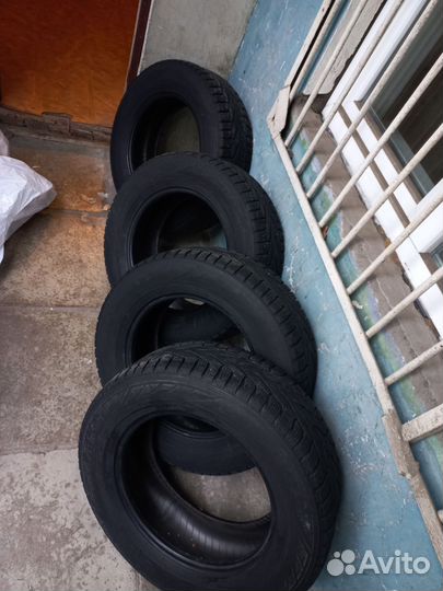 Nokian Tyres Hakkapeliitta R2 SUV 215/65 R16 102R
