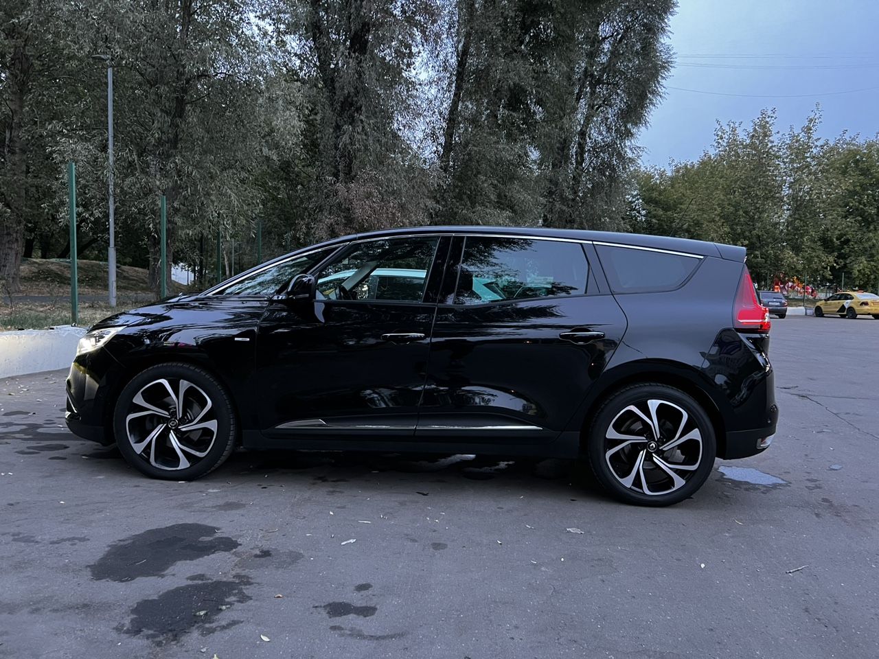 Renault Grand Scenic: фото владельца