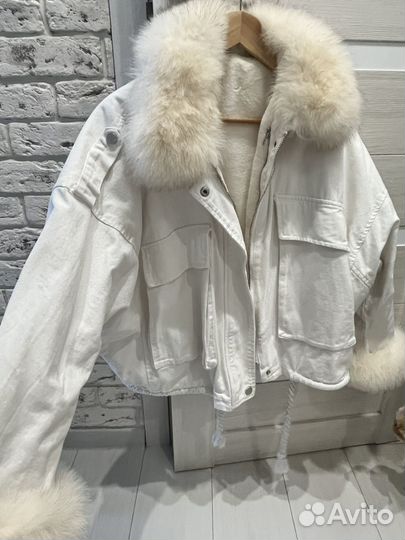 Красивая куртка с натуральным мехом песца 42-48