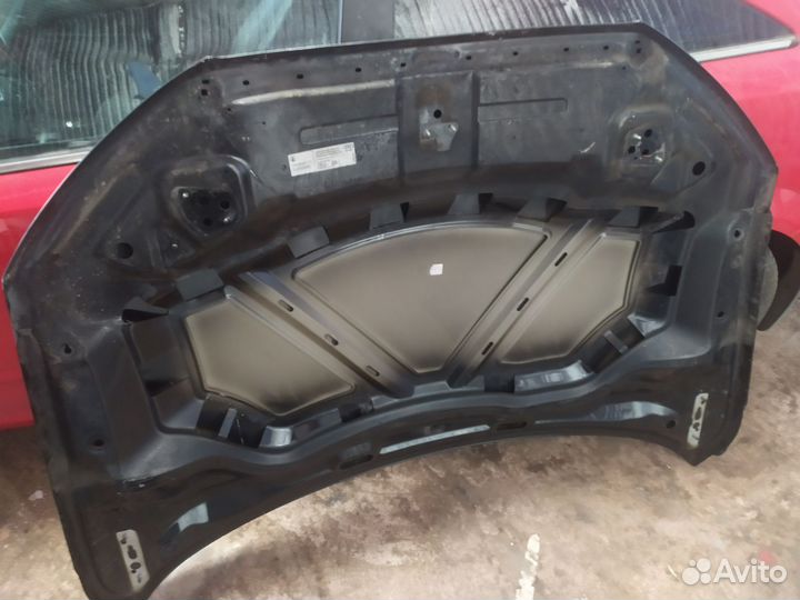 Продаю капот на Audi g3