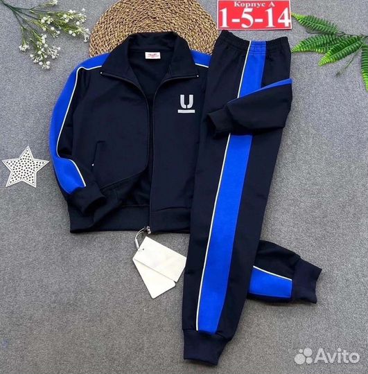 Костюм спортивный