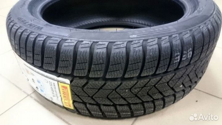 Pirelli Winter Sottozero 3 235/55 R17 99H
