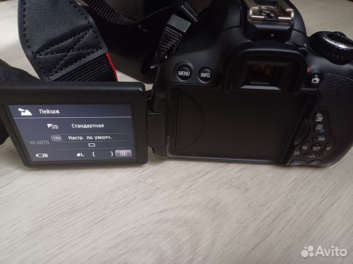 Зеркальный фотоаппарат Canon EOS 650D