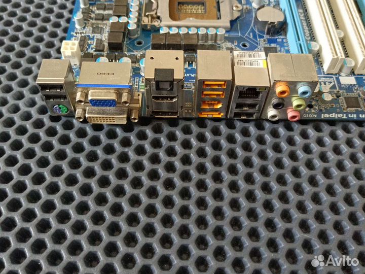 Материнская плата Gigabyte GA-H55M-UD2H сокет 1156