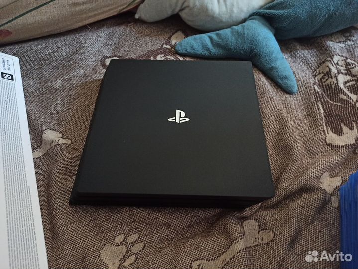 Sony playstation PS4 Pro 1 TB + игры