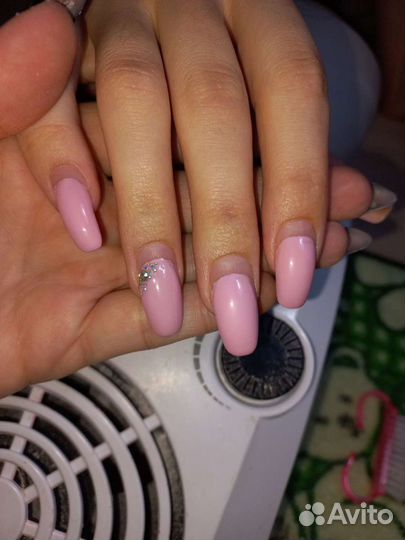 Наращивание ногтей и ресниц