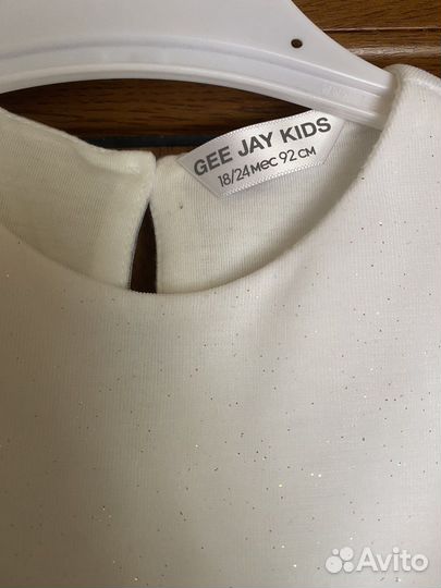 Платье для девочки новое