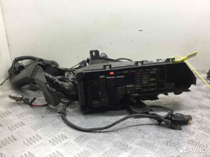 Блок предохранителей Volvo S80 9494210 D5244T