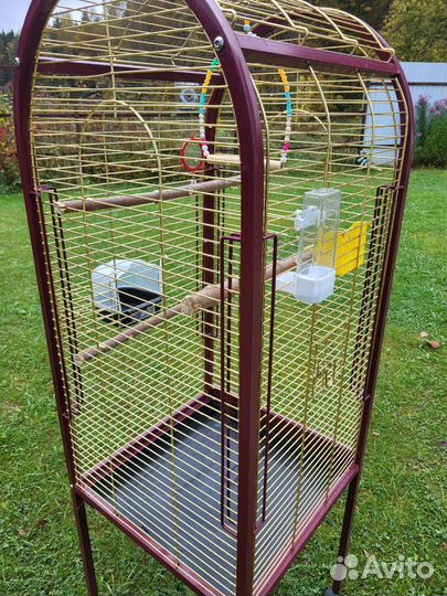 Клетка на колесиках для средних/крупных попугая