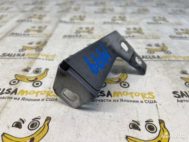 Крепление крыла переднее правое Porsche Cayenne