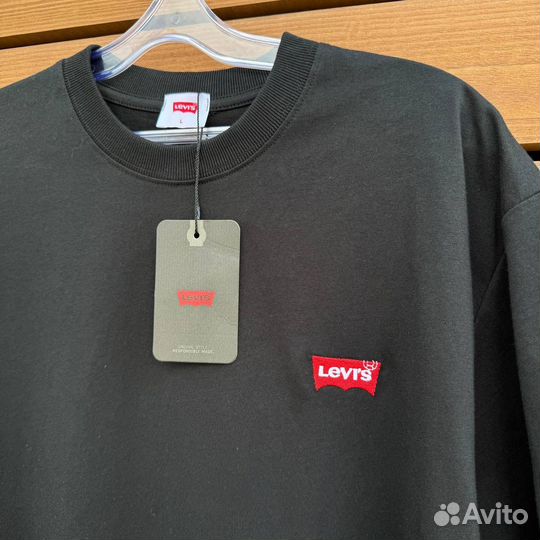 Футболка levis