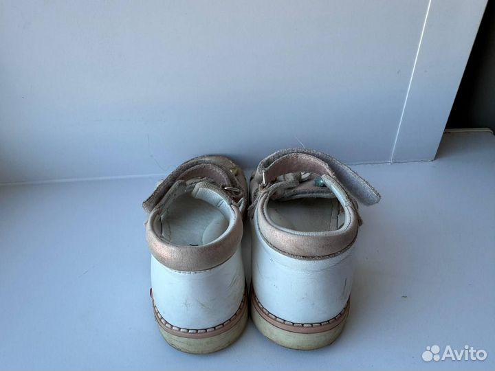 Сандалии для девочки