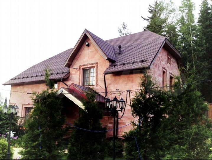 Дом 350 м² на участке 15 сот.