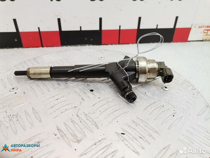 Форсунка Opel Astra H/Family рест. 2012 97376270