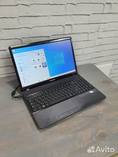Ноутбук Samsung 300E5A 15.6