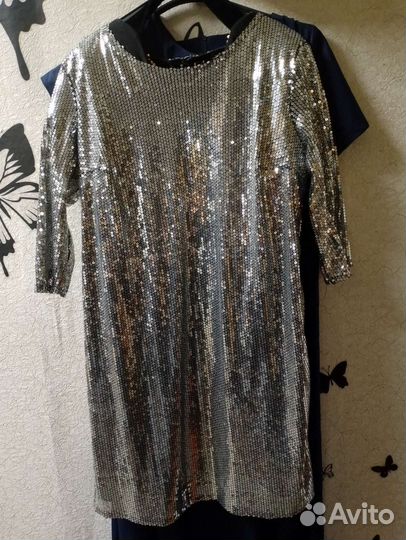 Платье с паетками