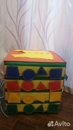 Развивающие игрушки: кубик умные ладошки