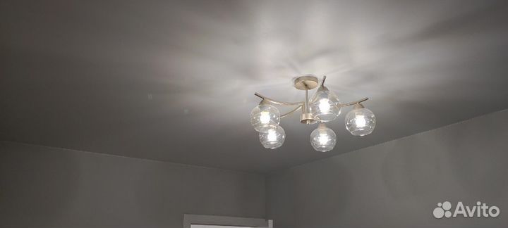 Натяжной потолок на кухню