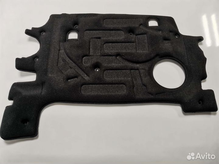 Шумоизоляция крышки двигателя