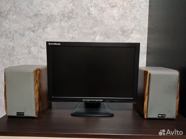 Монитор с колонками