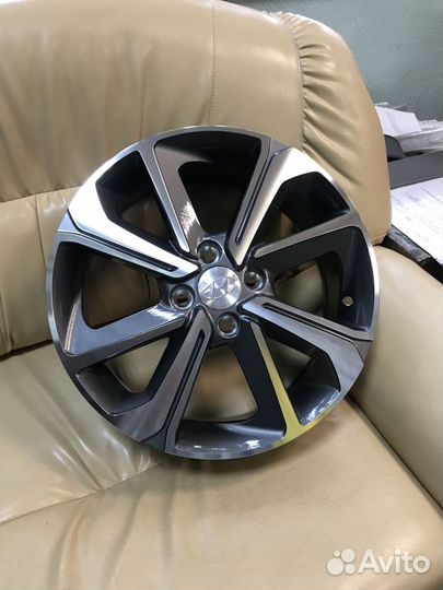 Диск литой Replica 16 4*100 ET 52 54.1 KI1014