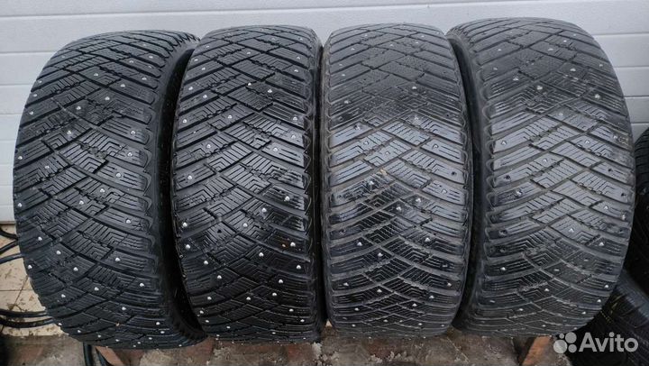 Goodyear Ultragrip Ice Arctic 225/50 R17