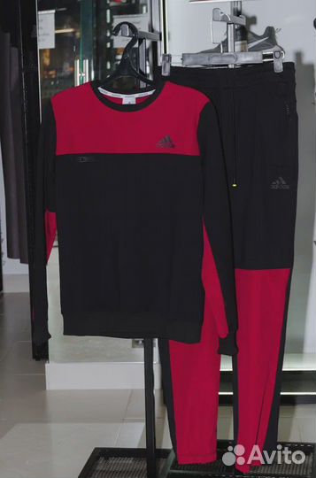Спортивный костюм adidas