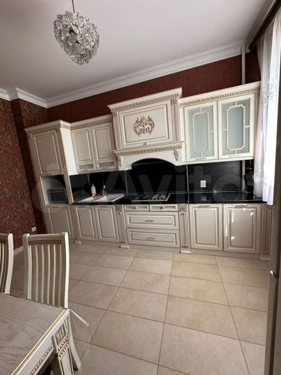 2-к. квартира, 74 м², 3/10 эт.