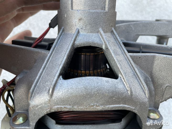 Электродвигатель мотор стиральной Bosch