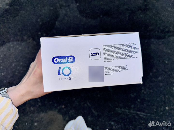 Oral-B iO 5 DUO Black and White