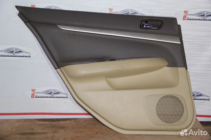 Обшивка дверей зад лево c Nissan Skyline V36 VQ25H