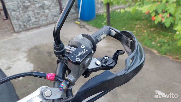 Ymaha XT 250 Tricker