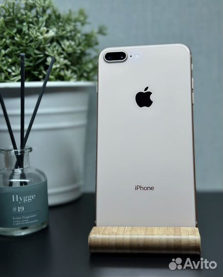 iPhone 8 Plus, 64 ГБ