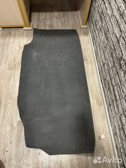 Обшивка багажника Toyota Crown UZS131