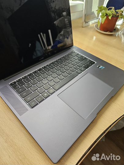 Huawei matebook 16s
