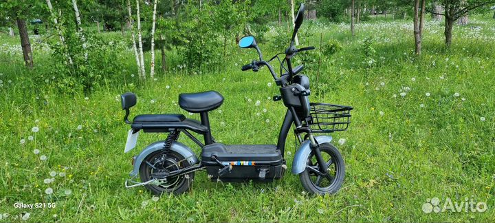 Трицикл, электроскутер