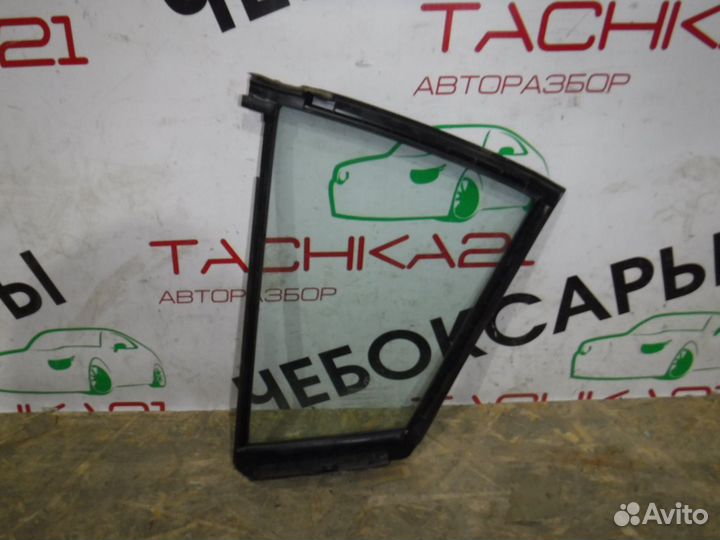 Форточка задней правой двери Mazda 3 BL 2008-2013