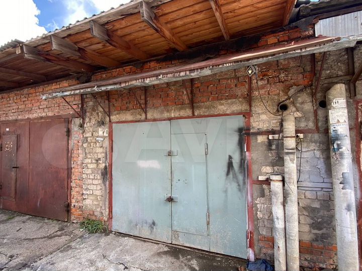 Гараж, > 30 м²