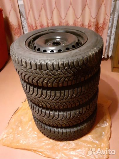 Bridgestone Blizzak Spike-01 185/65 R15