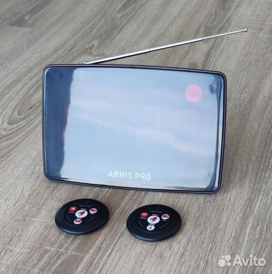 Табло вызова официанта руссифицировано и кнопки