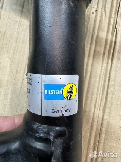 Стойка передняя левая Mercedes w204 bilstein