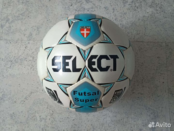 Футбольный мяч