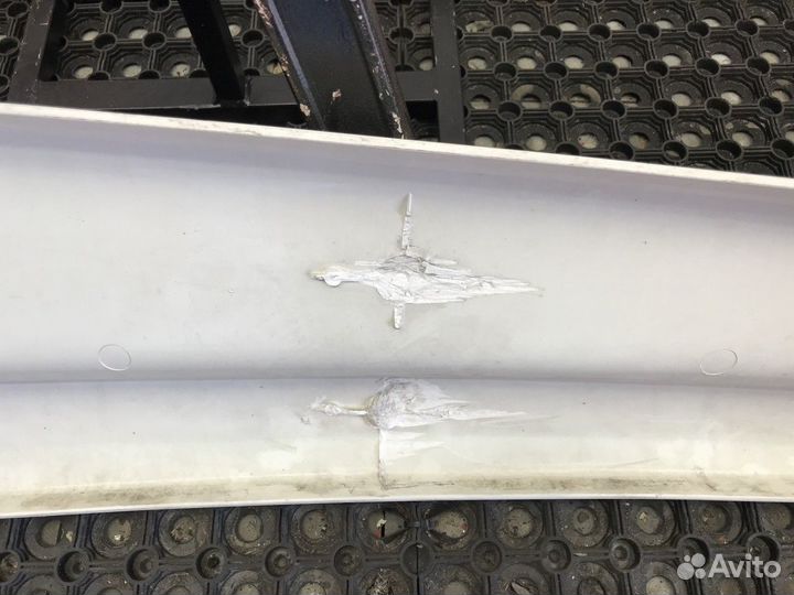 1653703 Спойлер кабины верхний левый Daf XF105