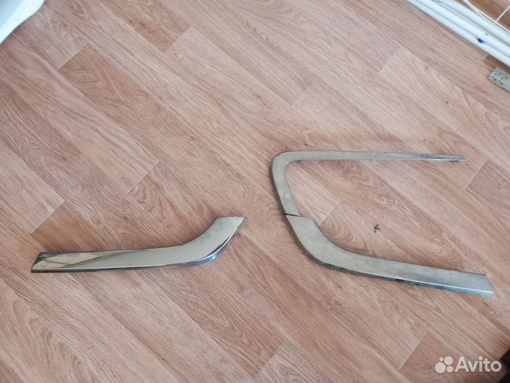 Молдинги на весту