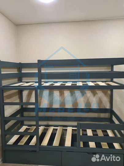 Двухъярусная кровать