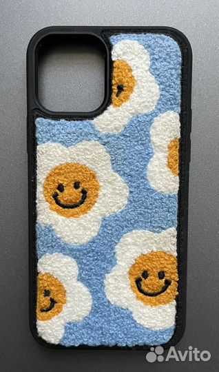 Чехлы на iPhone 12