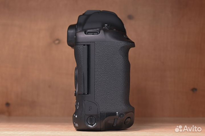 Фотоаппарат Canon 1Dx Mark II Body