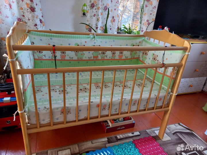 Детская кроватка